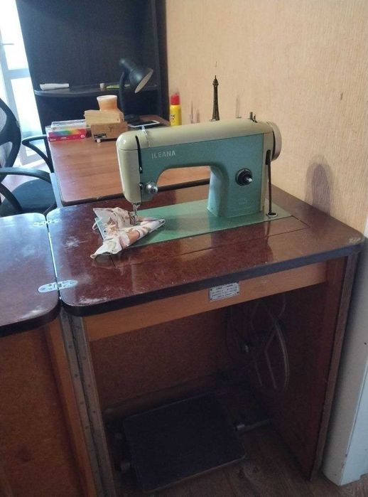 швейная машинка ILEANA ножная