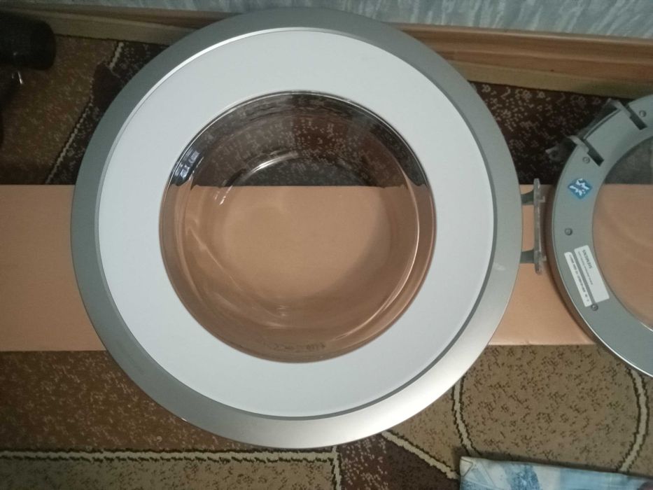 Люк - крышка для  стиральной машины  Indesit EWD