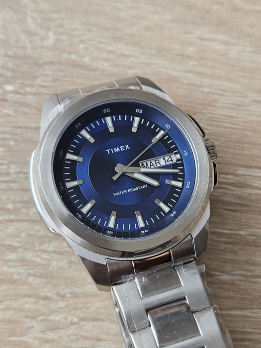 Zegarek męski Timex Trend Essex TW2Y21100