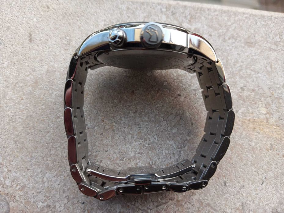 Relógio Suíço JAGUAR, que conjuga requinte, elegância e bom gosto.