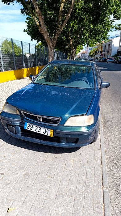 Honda Civic 1.4i 1998 - batido na frente