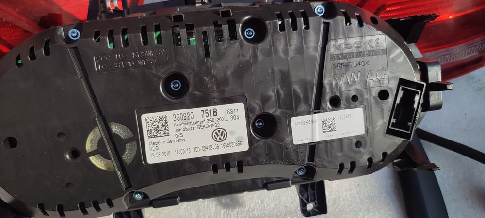 Панель приладів Passat B8