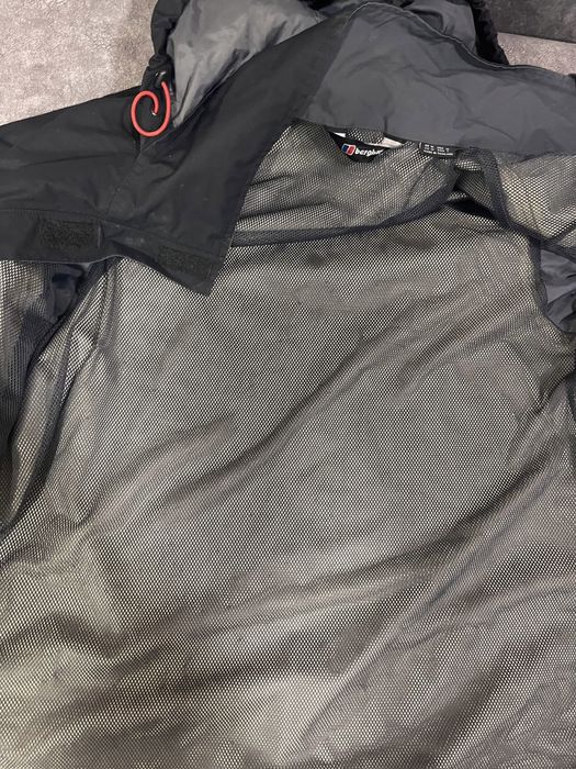 Курточка Berghaus