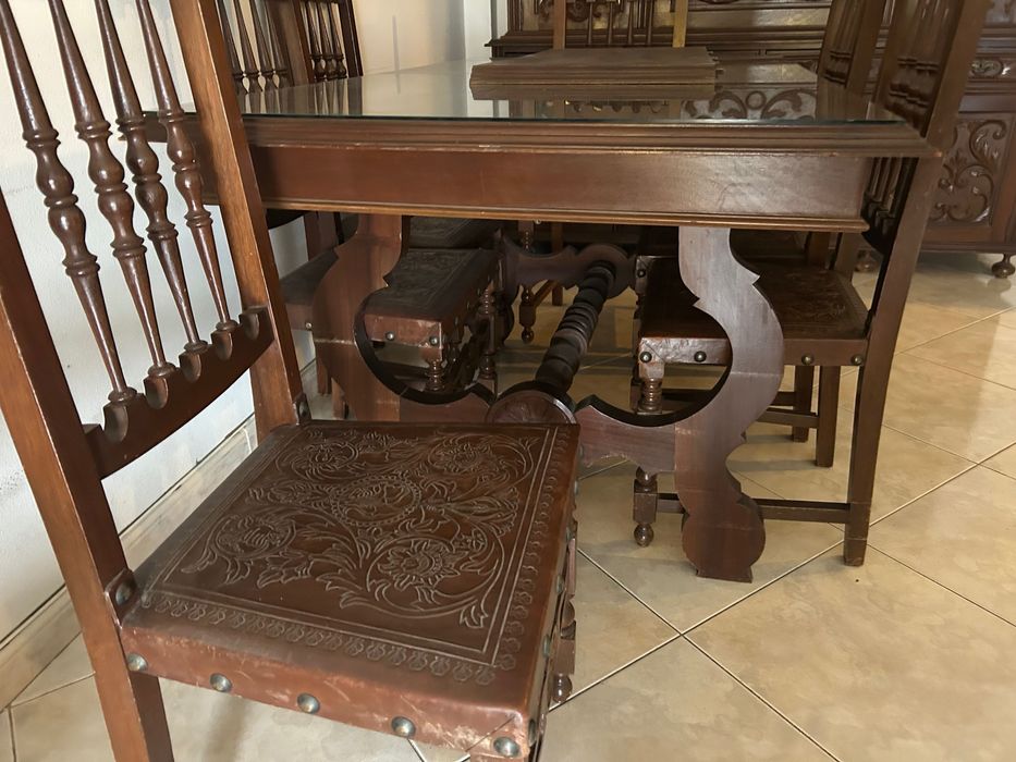 Mesa de jantar e cadeiras vintage