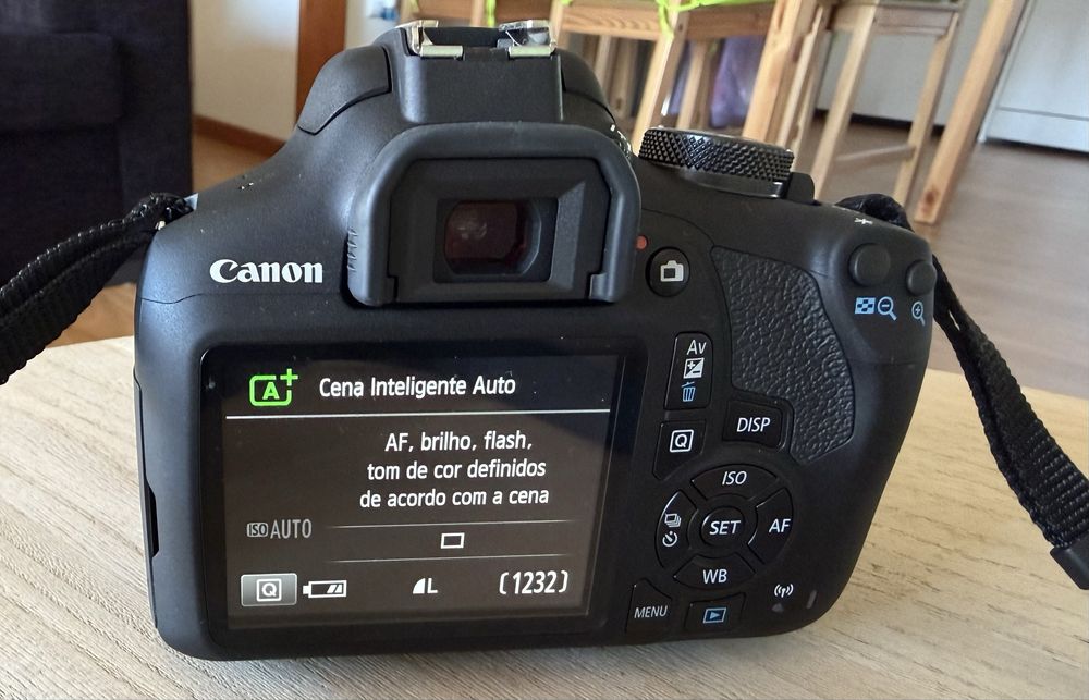 Canon EOS 2000D