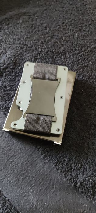 Carteira porta cartões em alumínio com RFID