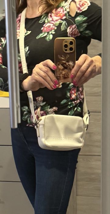 Torebka na dlugim pasku