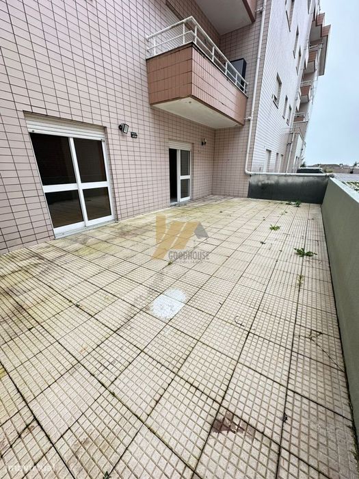 Apartamento T3 com terraço