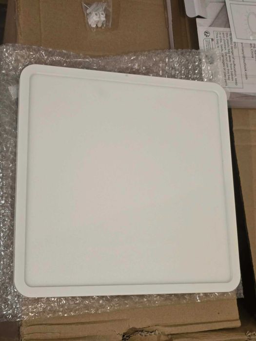 lampa sufitowa LED (plafon) z funkcją wyboru temperatury barwowej