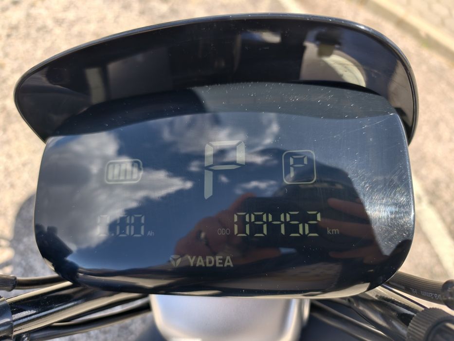Scooter elétrico equivalente 50cc Yadea e8s