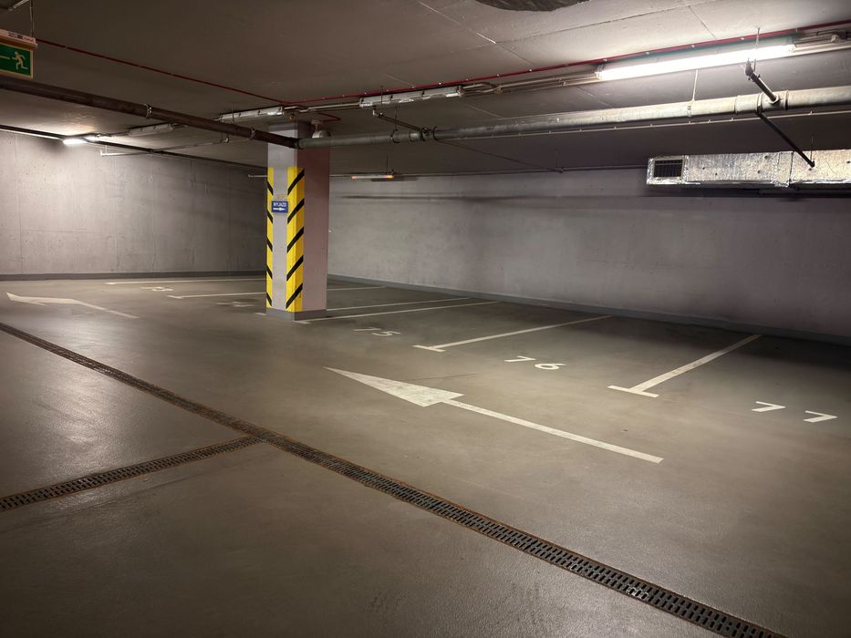Wynajem Miejsca Parkingowego w garażu podziemnym - Centum Warszawy