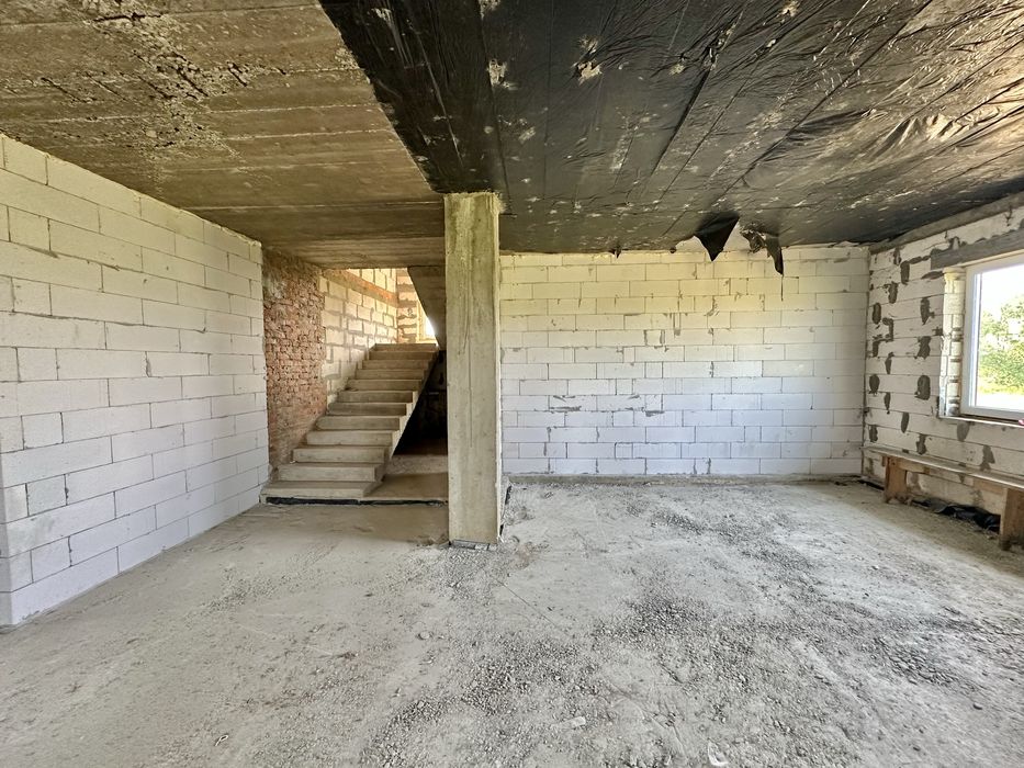 Продаж будинку біля Самбора (Воютичі)