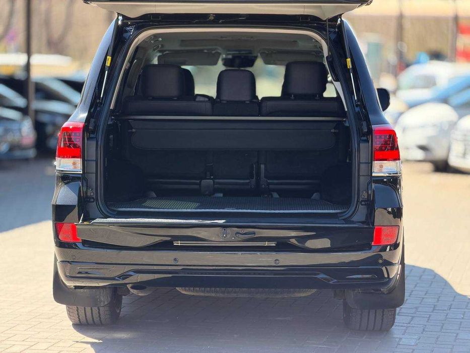 Toyota Land Cruiser 200