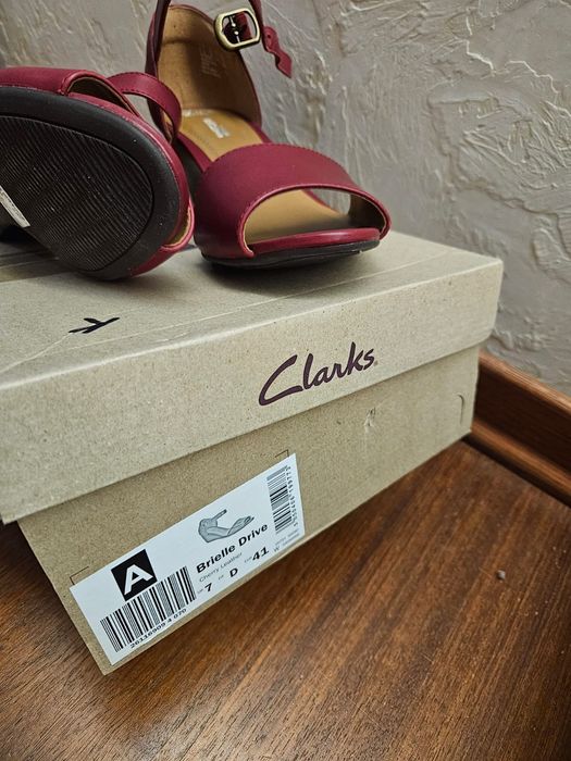 Босоніжки туфлі Clark's нові0