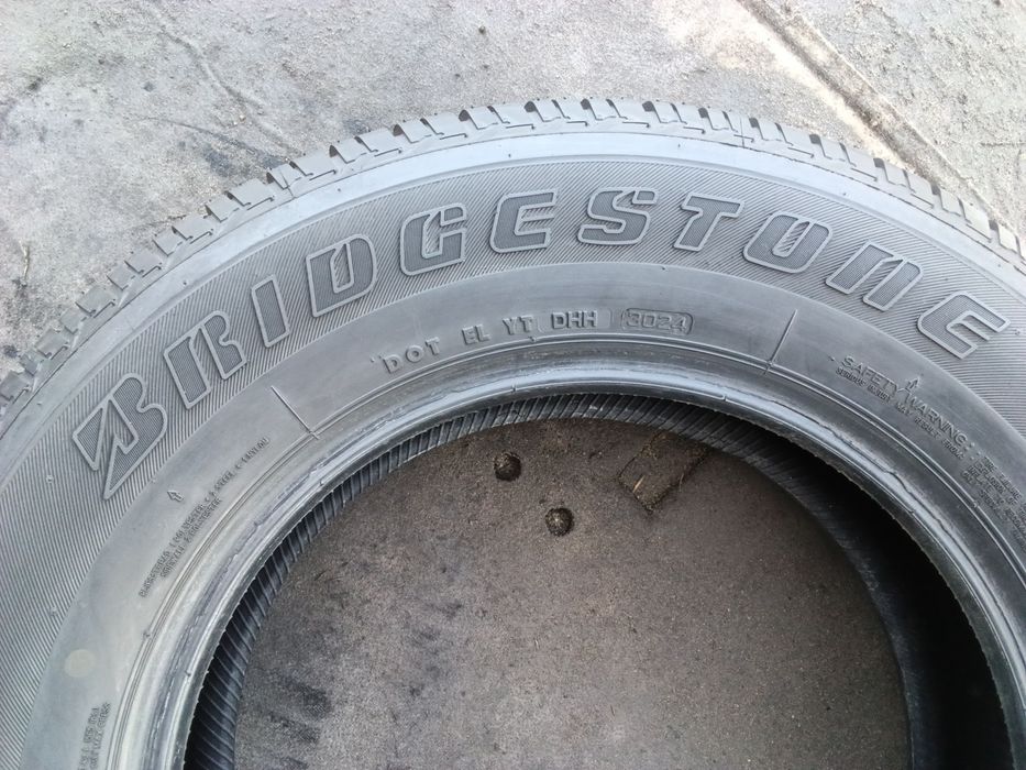 Продам шини 205/70R15