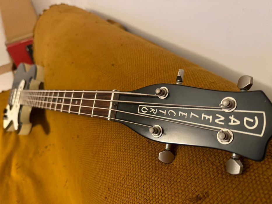 Baixo Danelectro vintage 63 Long Scale