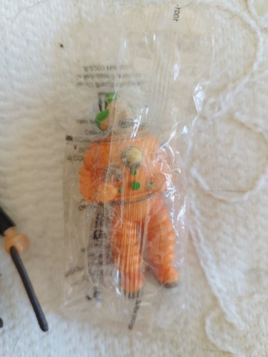 conjunto de 4 figuras de tintim.  de diferentes épocas.