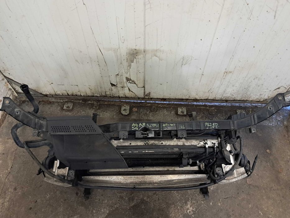 AUDI S4 B8 S5 8T przed Lift 3.0 TFSI pas przedni wzmocnienie belka