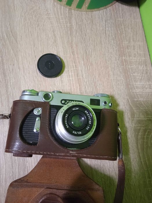 Фотоаппарат плёночный "Зоркий-6" в кожаном чехле