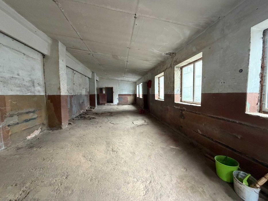 Приміщення під склад в центрі