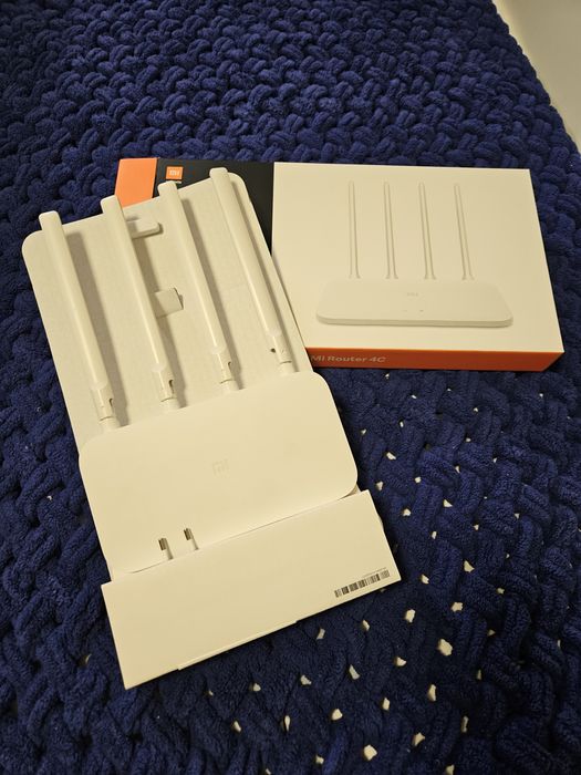маршрутизатор Xiaomi Mi Router 4C.