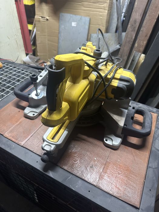 Dewalt DWS773-QS Piła Ukośnica 1300W Gwarancja