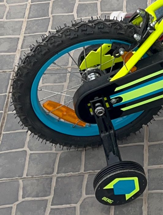 Bicicleta BERG QUASE NOVA + Rodas de Apoio