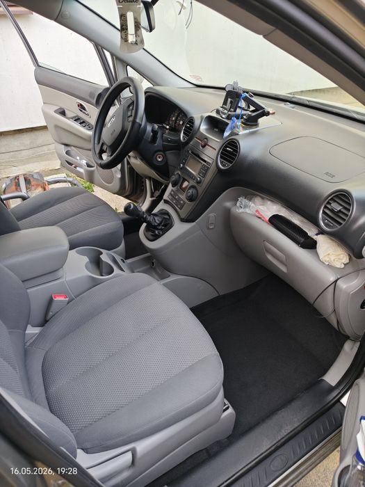 Kia Caren's 1.6 2011року