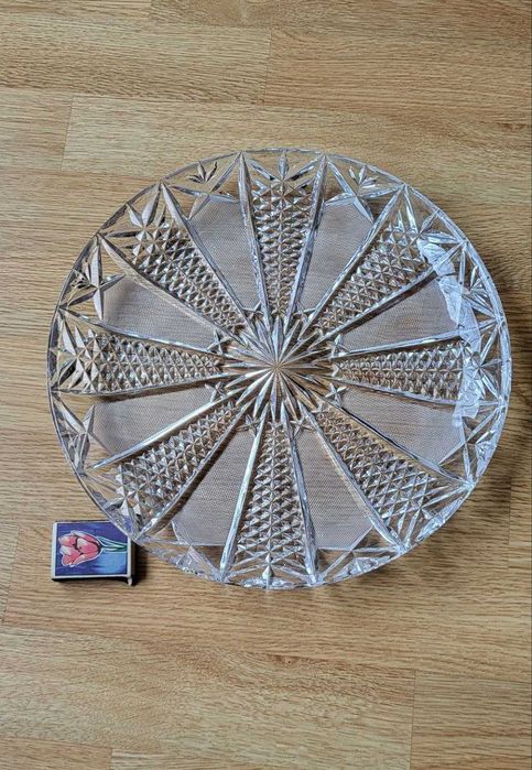 Большое хрустальное блюдо