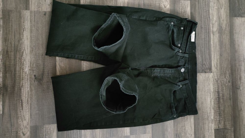 klasyczne ,proste ,czarne spodnie LEVI'S 514 33/32