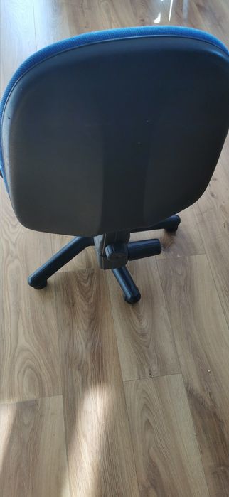 Krzesło obrotowe do biurka niebieskie