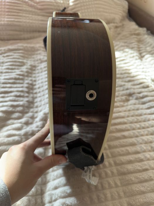 Fender PM-3 Paramount Deluxe SB електроакустична гітара