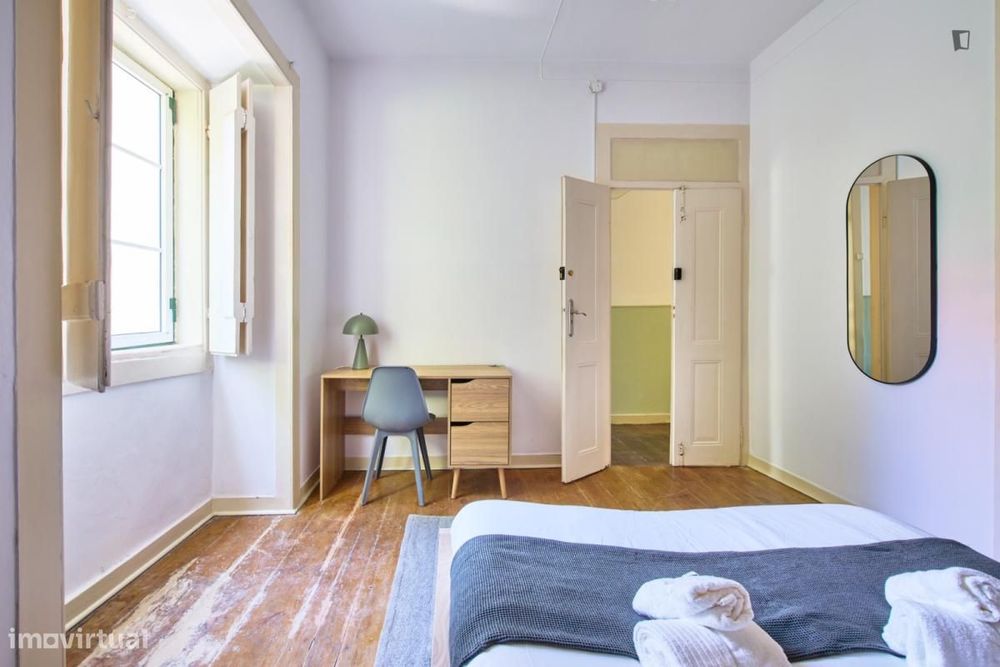 Quarto - localizado em São Bento Lisbon