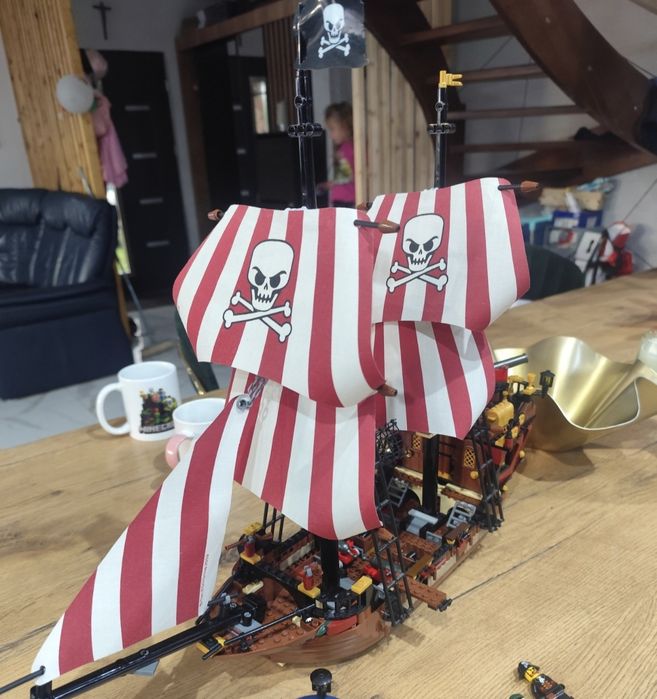 Lego statek piracki 6243 Czarnobrodego z instrukcją i figurkami kpl