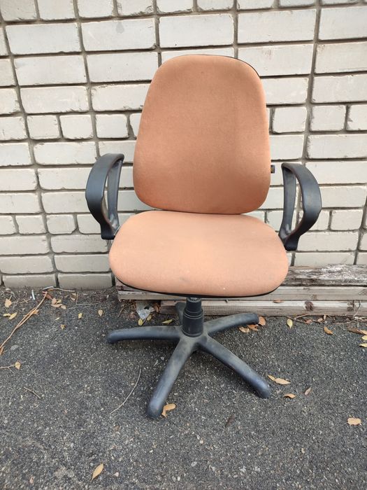 Кресло офисное. Почти новое