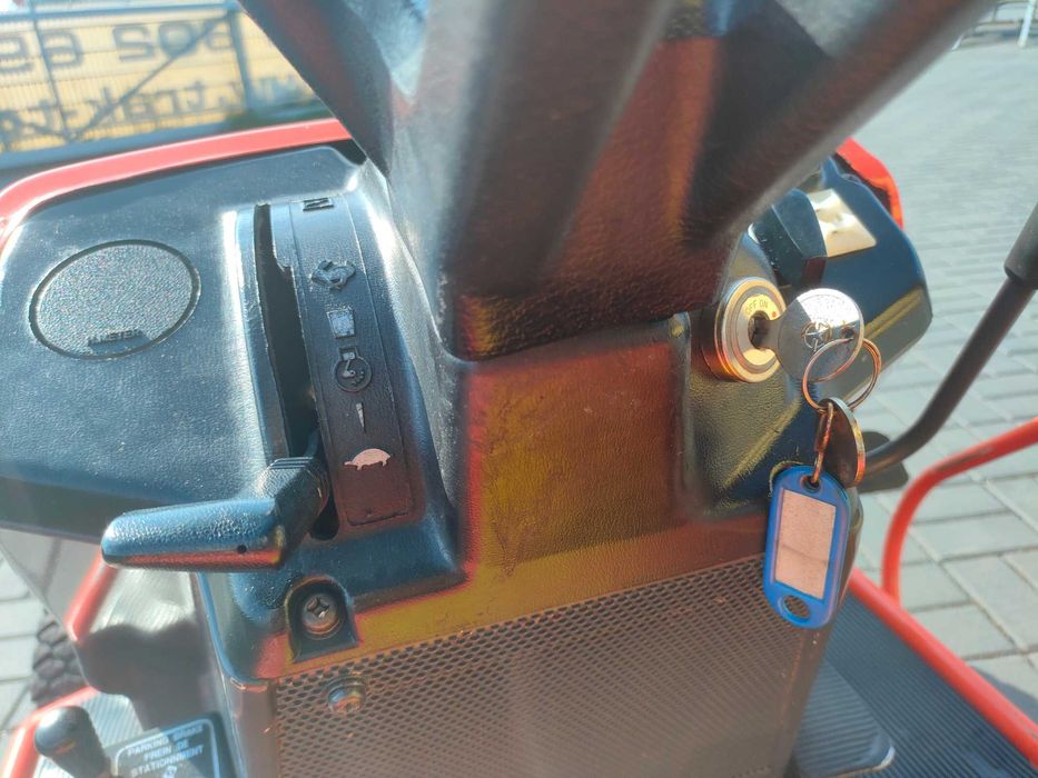 Traktor ogrodowy Kubota T1400HST wyrzut boczny, hydrostat