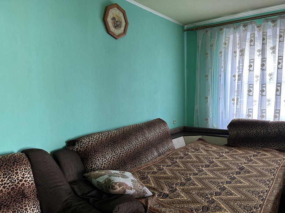 Метро Спортивна ,Гагаріна ,3х кімнатна 6 окремих