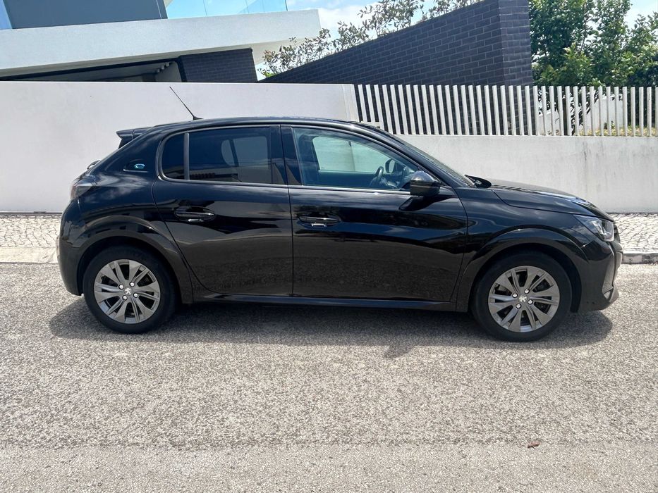 Peugeot e208 Allure 2023 / SOH: 98,5%