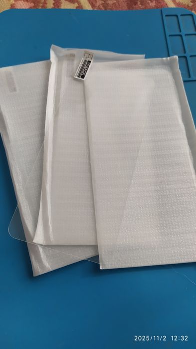 Продам захисне скло на редмі нот12