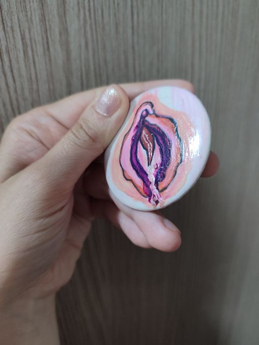 Значок 18+  продам