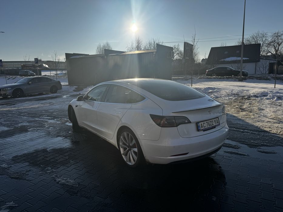 tesla model 3 perfomance 2019