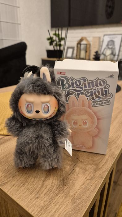 Labubu secret ID Big into energy POP MART czarny szary