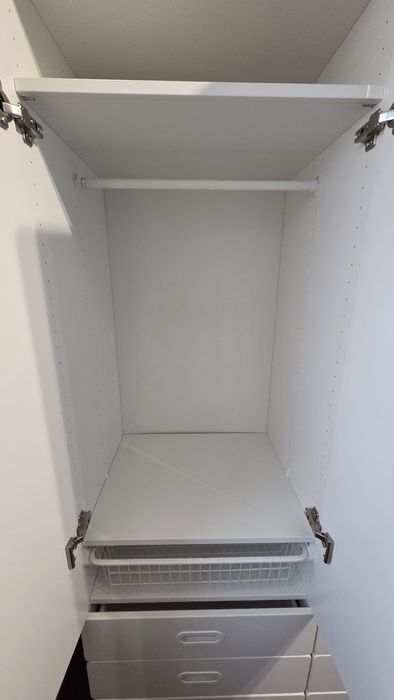 Zestaw mebli IKEA szafa i komoda SMASTAD / PLATSA biały zadbane