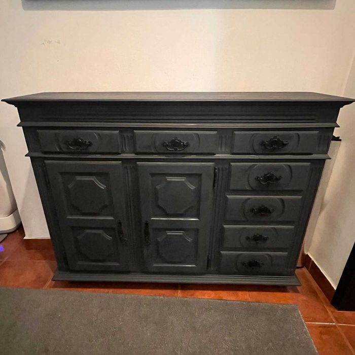 Móvel Vintage Restaurado em Madeira Maciça