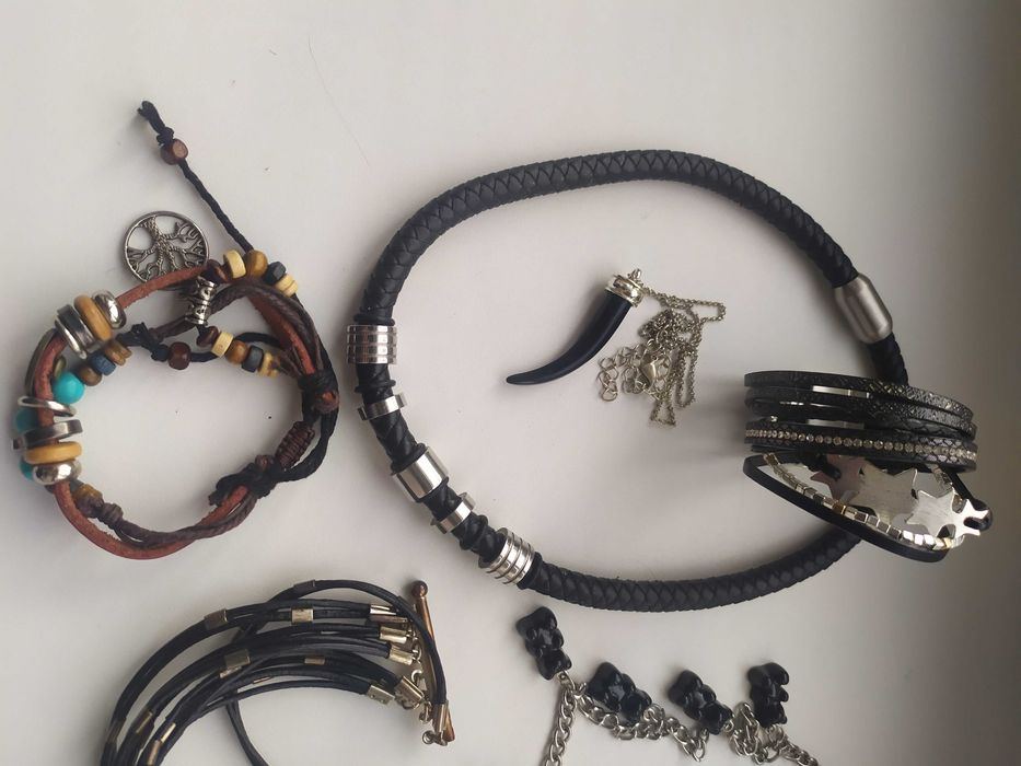 Лот прикрас 675 грам