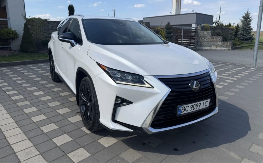 Автомобіль Lexus RX-300