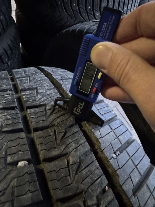 Шини 255/55 R18C Continental Vancontact зима 2 шт