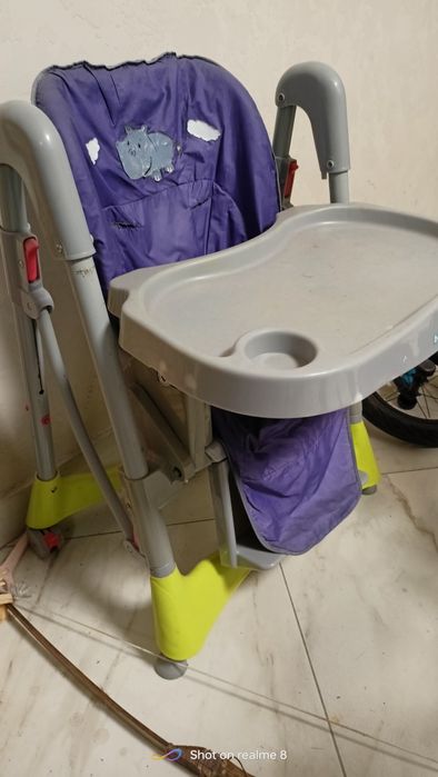 Стільчик для годування