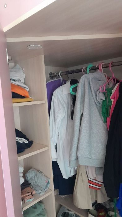 Ліжко шафа стіл полиці все в одному