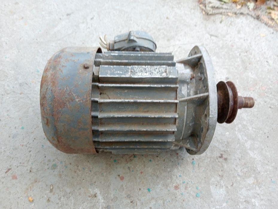 Продам електромотор.